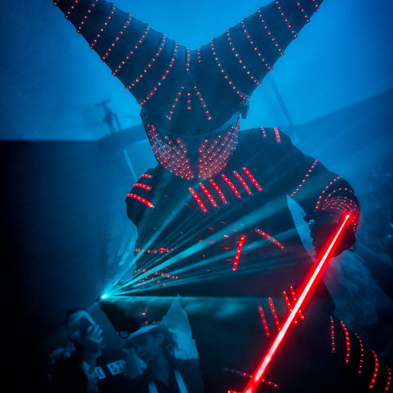 Tuntenball 2020: Laser-Veranstaltung nach Mitternacht.